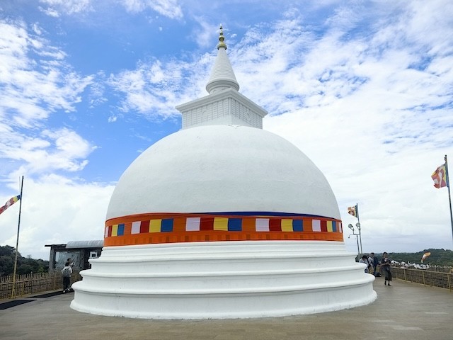 冥想岩寺 Sithulpauwa rock temple